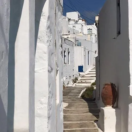 Homey House In Chora